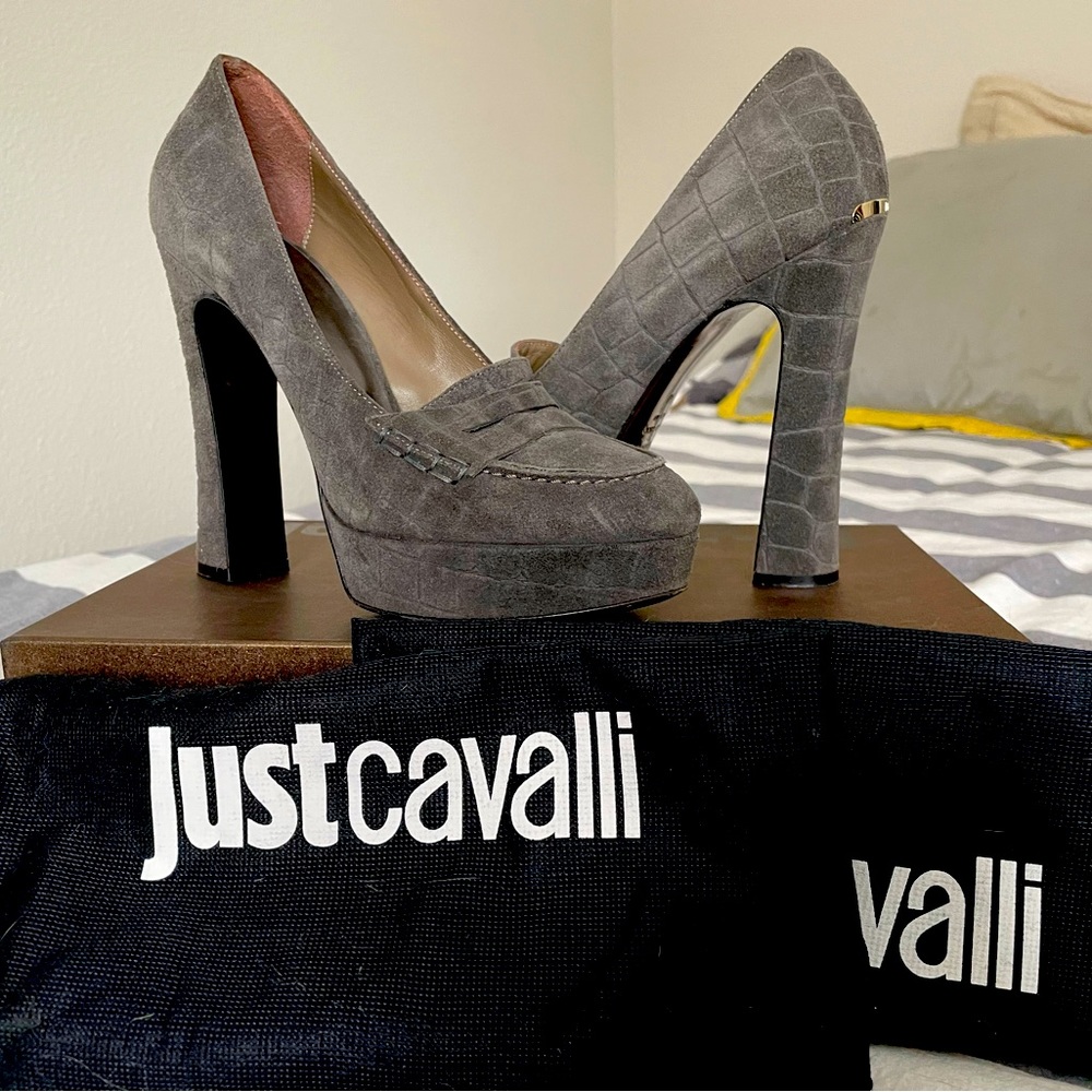 Just Cavalli grey suede platforms. Sz. 40.  Dust bag included.